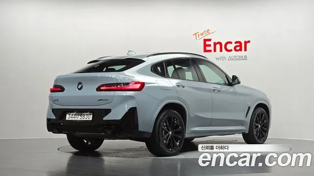 BMW X4 2025 — 5 190 км, серебристо-серый, Корея — под ключ — фото 1
