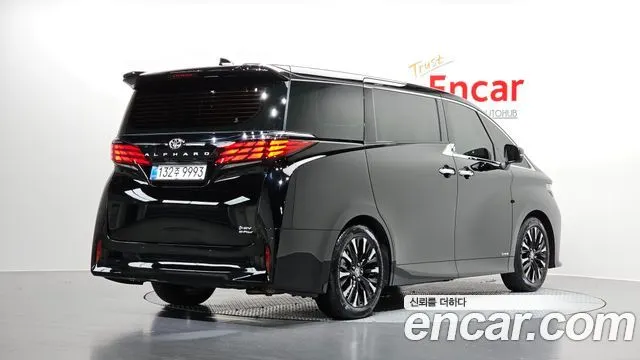 TOYOTA ALPHARD 2026 — 24 727 км, чёрный, Корея — под ключ — фото 1