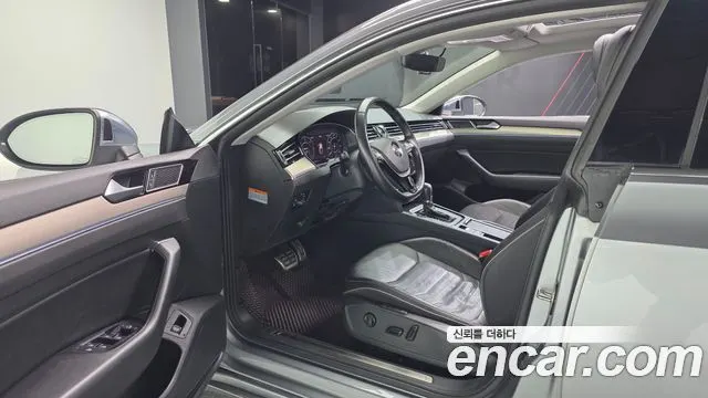 VOLKSWAGEN ARTEON 2019 — 158 865 км, серебристо-серый, Корея — под ключ — фото 10