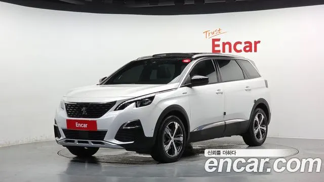 PEUGEOT 5008 2021