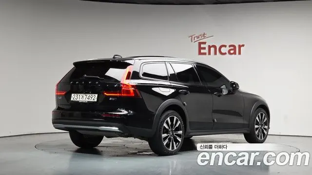 VOLVO V60 CROSS COUNTRY — из Кореи под ключ