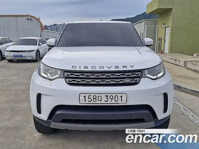 LAND ROVER DISCOVERY 5 2019 — 68 031 км, белый, Корея — под ключ — фото 1
