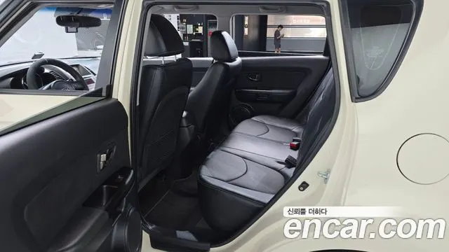 KIA SOUL 2011 — 65 185 км, белый-перламутр, Корея — под ключ — фото 11