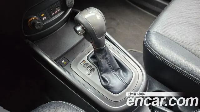 KIA SOUL 2011 — 65 185 км, белый-перламутр, Корея — под ключ — фото 9