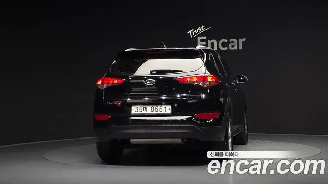 HYUNDAI TUCSON 2016 — 135 015 км, чёрный, Корея — под ключ — фото 4