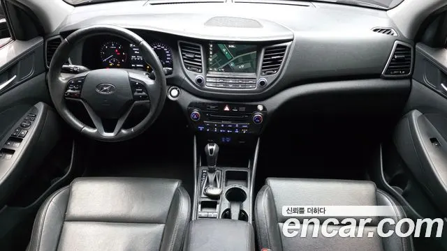 HYUNDAI TUCSON 2016 — 135 015 км, чёрный, Корея — под ключ — фото 7