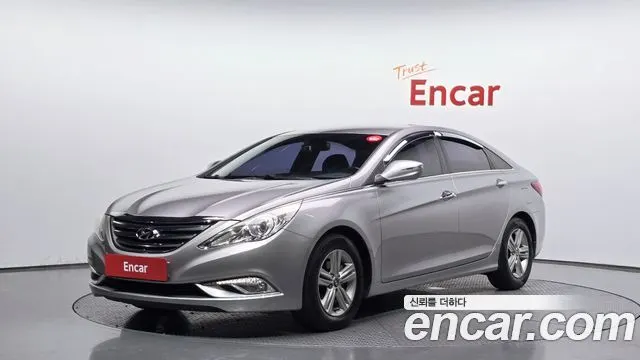 HYUNDAI SONATA THE BRILLIANT 2013 — 54 732 км, серебристо-серый, Корея — под ключ — фото 1