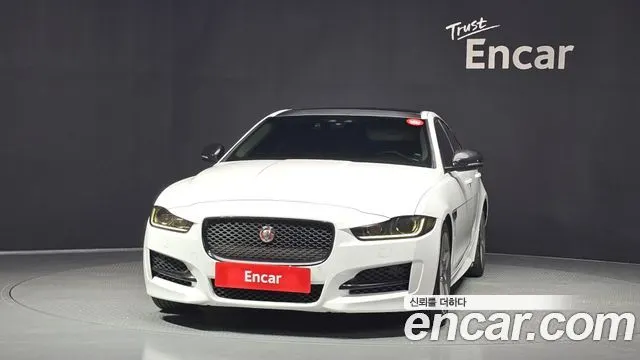 JAGUAR XE 2018
