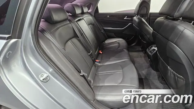 HYUNDAI SONATA 2016 — 114 593 км, светло-серебристый, Корея — под ключ — фото 11