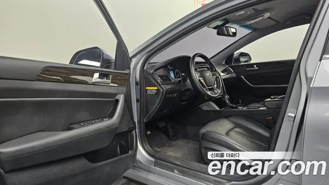 HYUNDAI SONATA 2016 — 114 593 км, светло-серебристый, Корея — под ключ — фото 10