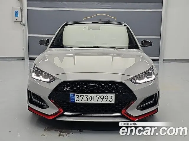 HYUNDAI VELOSTER 2021 — 125 430 км, серебристо-серый, Корея — под ключ — фото 2