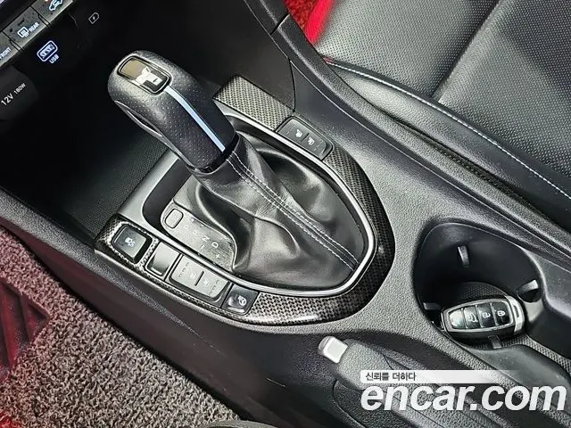 HYUNDAI VELOSTER 2021 — 125 430 км, серебристо-серый, Корея — под ключ — фото 7