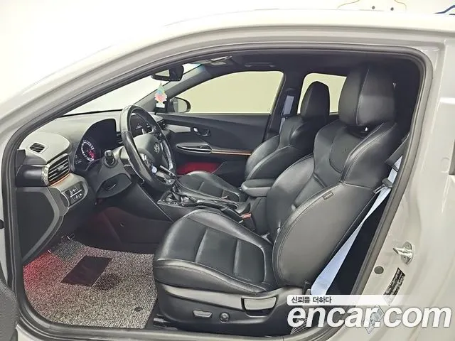 HYUNDAI VELOSTER 2021 — 125 430 км, серебристо-серый, Корея — под ключ — фото 8