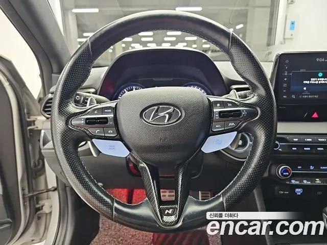HYUNDAI VELOSTER 2021 — 125 430 км, серебристо-серый, Корея — под ключ — фото 9