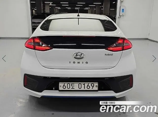HYUNDAI IONIQ HYBRID 2016 — 191 270 км, белый, Корея — под ключ — фото 3