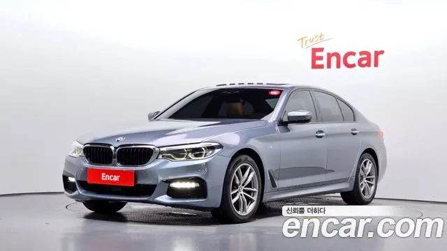 BMW 5 SERIES 2017 — 182 558 км, серебристый, Корея — под ключ — фото 1