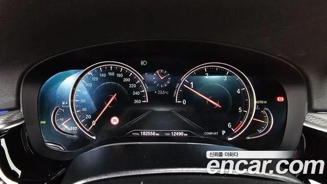 BMW 5 SERIES 2017 — 182 558 км, серебристый, Корея — под ключ — фото 8
