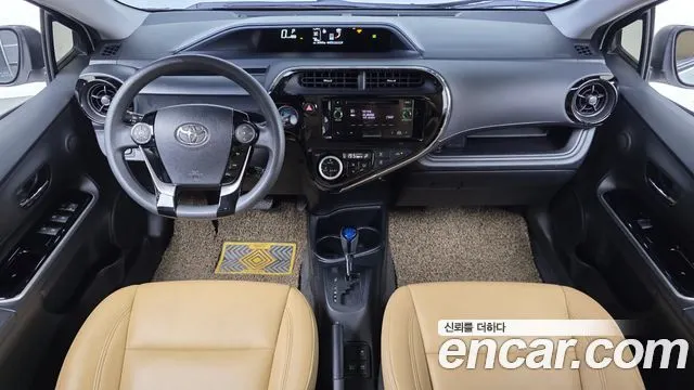 TOYOTA PRIUS C 2019 — 51 518 км, белый, Корея — под ключ — фото 7