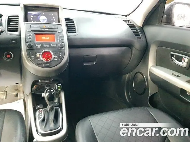 KIA SOUL 2012 — 84 000 км, тёмно-зелёный, Корея — под ключ — фото 10