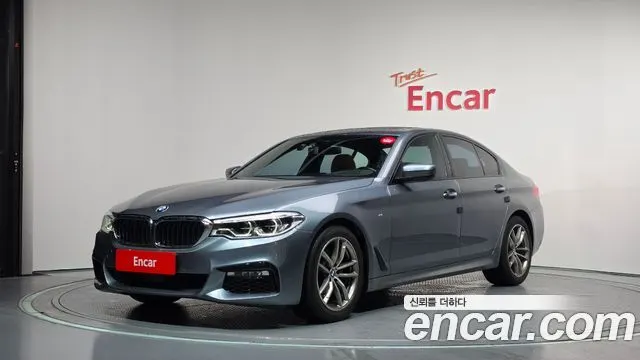 BMW 5 SERIES 2017 — 286 095 км, серебристо-серый, Корея — под ключ — фото 1