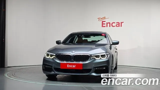 BMW 5 SERIES 2017 — 286 095 км, серебристо-серый, Корея — под ключ — фото 3