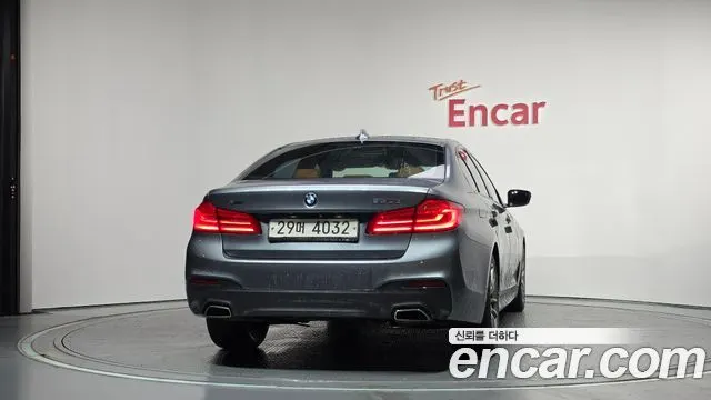 BMW 5 SERIES 2017 — 286 095 км, серебристо-серый, Корея — под ключ — фото 4