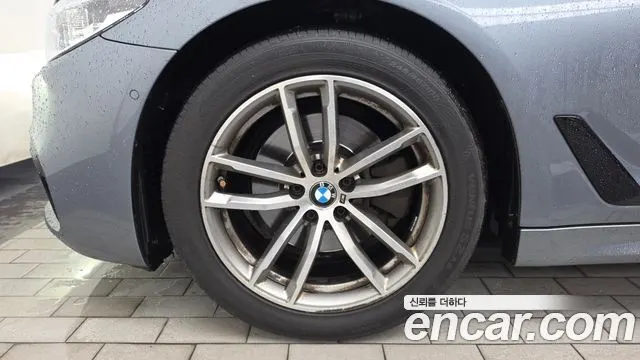 BMW 5 SERIES 2017 — 286 095 км, серебристо-серый, Корея — под ключ — фото 5