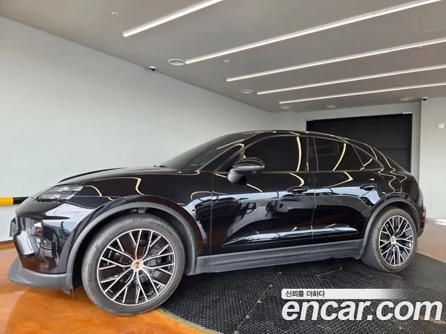 PORSCHE MACAN 2025 — 16 500 км, чёрный, Корея — под ключ — фото 2