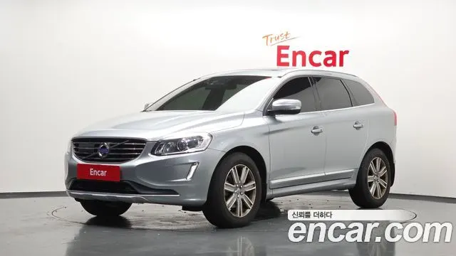 VOLVO XC60 2017 — 60 268 км, серебристо-серый, Корея — под ключ — фото 1