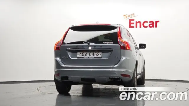 VOLVO XC60 2017 — 60 268 км, серебристо-серый, Корея — под ключ — фото 4