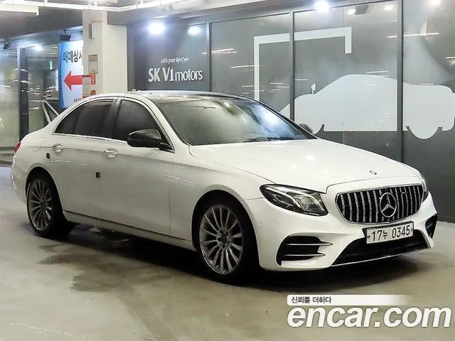 MERCEDES-BENZ E-CLASS W213 2017 — 247 044 км, белый, Корея — под ключ — фото 1