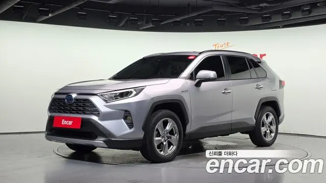 TOYOTA RAV4 2019 — 224 533 км, серебристый, Корея — под ключ — фото 1