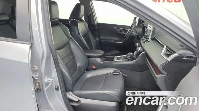 TOYOTA RAV4 2019 — 224 533 км, серебристый, Корея — под ключ — фото 11