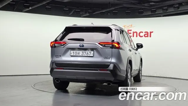TOYOTA RAV4 2019 — 224 533 км, серебристый, Корея — под ключ — фото 4