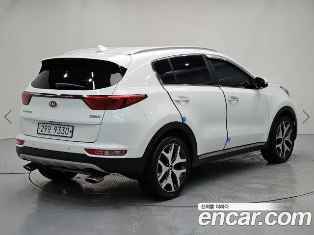 KIA SPORTAGE 2018 — 143 946 км, белый, Корея — под ключ — фото 4