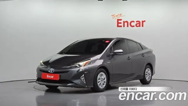 TOYOTA PRIUS 2017 — 98 094 км, серый, Корея — под ключ — фото 1
