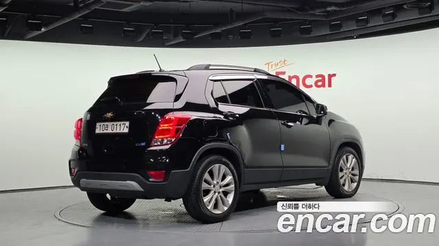 CHEVROLET TRAX 2017 — 128 794 км, чёрный, Корея — под ключ — фото 2