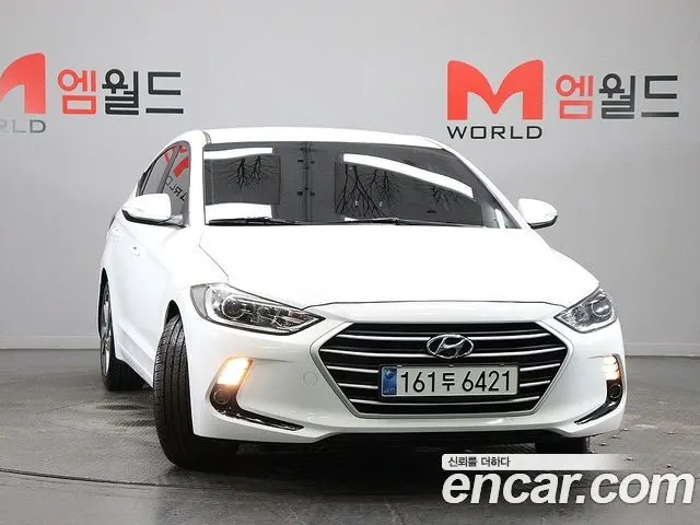 HYUNDAI AVANTE 2018 — 63 571 км, белый, Корея — под ключ — фото 2