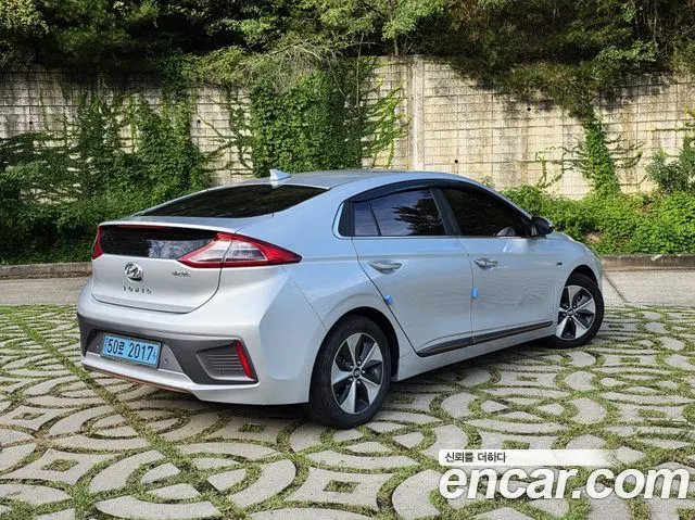 HYUNDAI IONIQ ELECTRIC 2018 — 198 056 км, серебристый, Корея — под ключ — фото 3