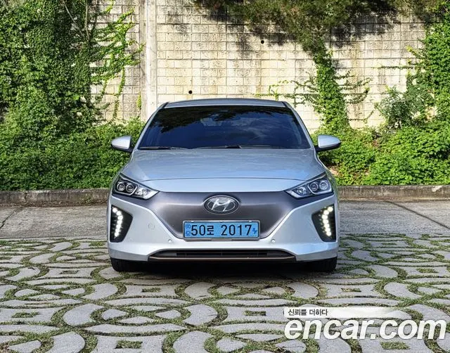 HYUNDAI IONIQ ELECTRIC 2018 — 198 056 км, серебристый, Корея — под ключ — фото 4