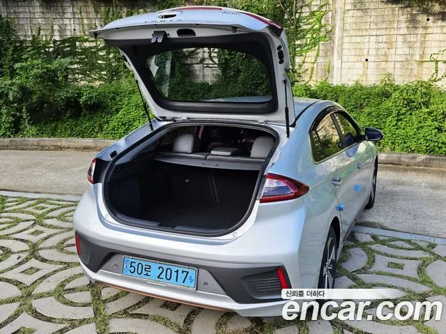 HYUNDAI IONIQ ELECTRIC 2018 — 198 056 км, серебристый, Корея — под ключ — фото 8
