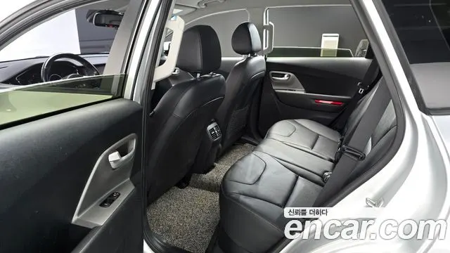 KIA NIRO PLUS 2023 — 96 112 км, серебристый, Корея — под ключ — фото 11