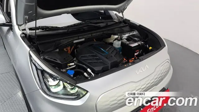 KIA NIRO PLUS 2023 — 96 112 км, серебристый, Корея — под ключ — фото 6