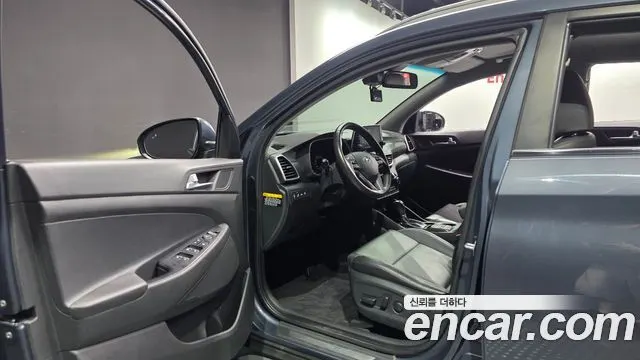 HYUNDAI TUCSON 2019 — 60 380 км, голубой, Корея — под ключ — фото 10