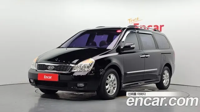 KIA CARNIVAL R 2012