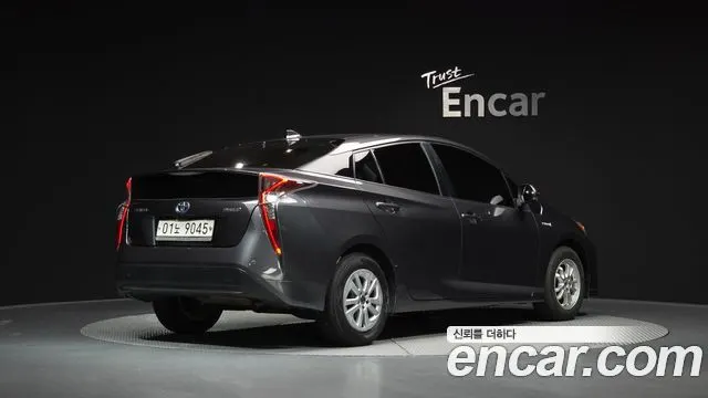 TOYOTA PRIUS 2017 — 115 200 км, серый, Корея — под ключ — фото 2