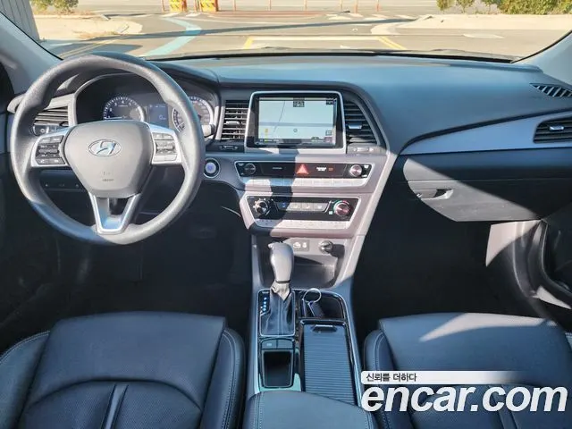 HYUNDAI SONATA 2019 — 124 300 км, чёрный, Корея — под ключ — фото 6