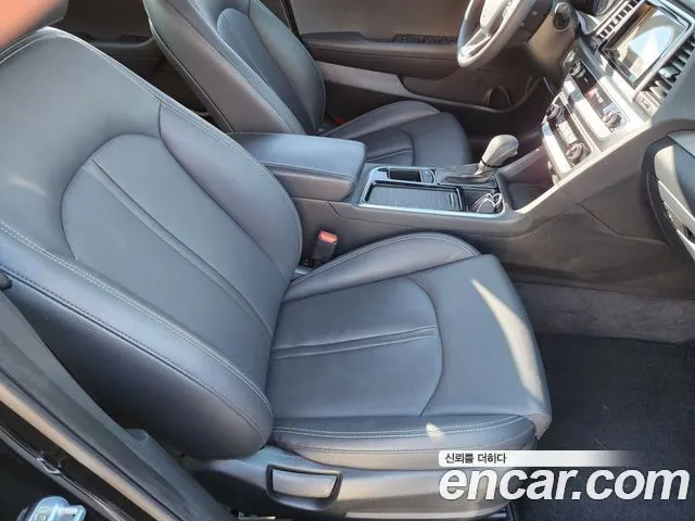 HYUNDAI SONATA 2019 — 124 300 км, чёрный, Корея — под ключ — фото 9