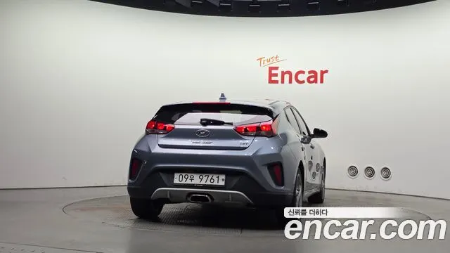 HYUNDAI VELOSTER 2018 — 95 942 км, серебристо-серый, Корея — под ключ — фото 4