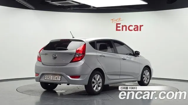 HYUNDAI ACCENT 2017 — 134 184 км, серебристый, Корея — под ключ — фото 2